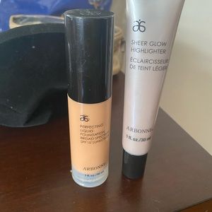 Arbonne foundation and face Highlighter